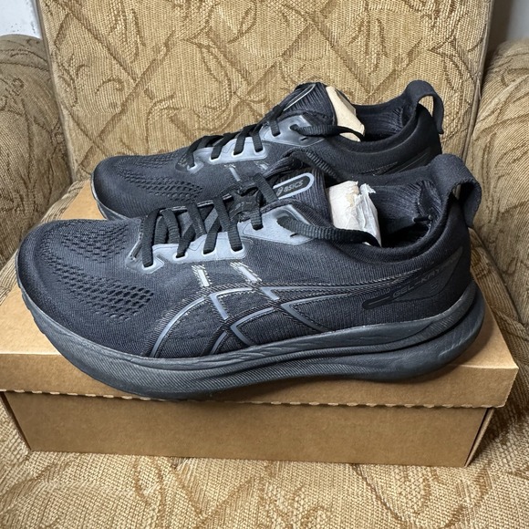 Asics Gel-Kayano 31 Black Women's Size 9.5 Wide 1012B671-001 Used